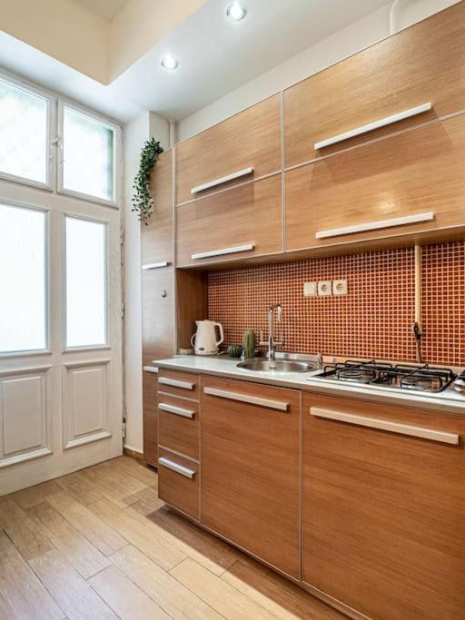 Mexicopo Apartment With Garage Budapest Luaran gambar