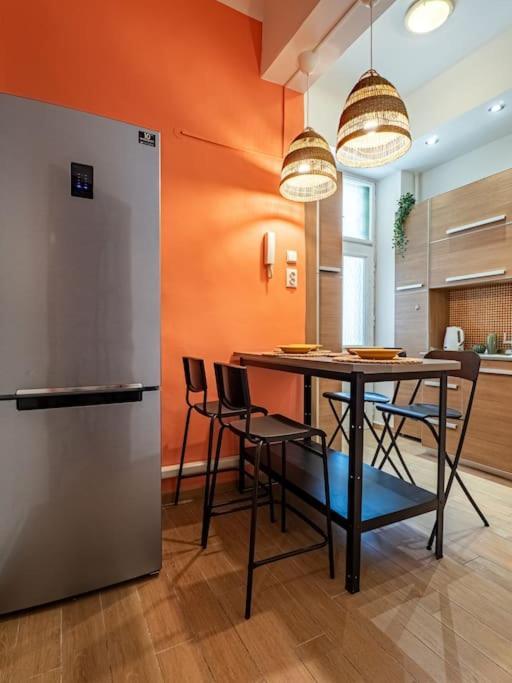 Mexicopo Apartment With Garage Budapest Luaran gambar