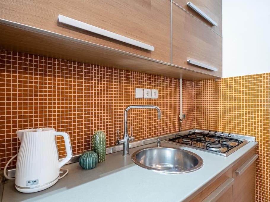 Mexicopo Apartment With Garage Budapest Luaran gambar