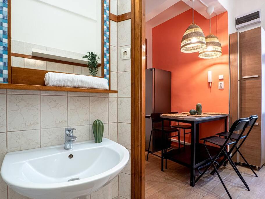 Mexicopo Apartment With Garage Budapest Luaran gambar